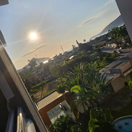 Incrível ap UBATUBA centro vista para o mar!-2